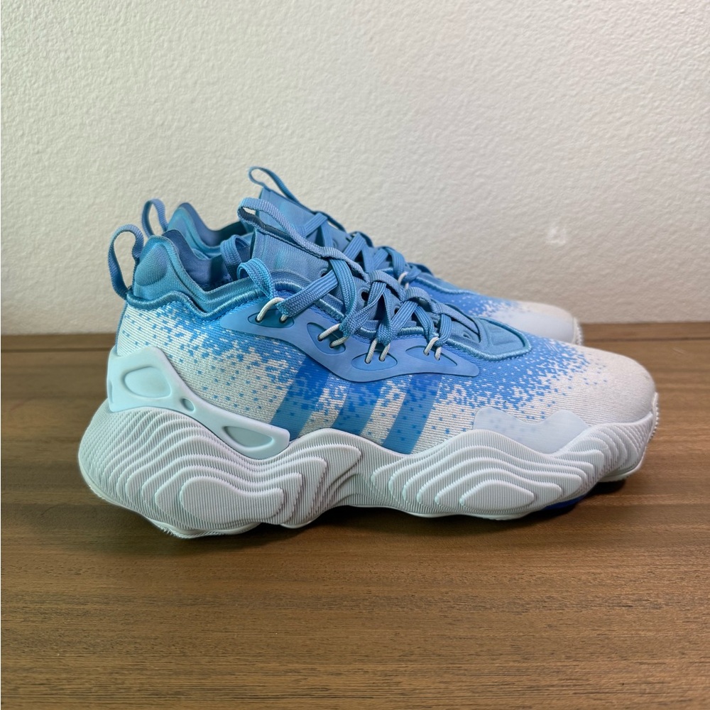 Adidas Men's Sky Blue and White Athletic Sneakers